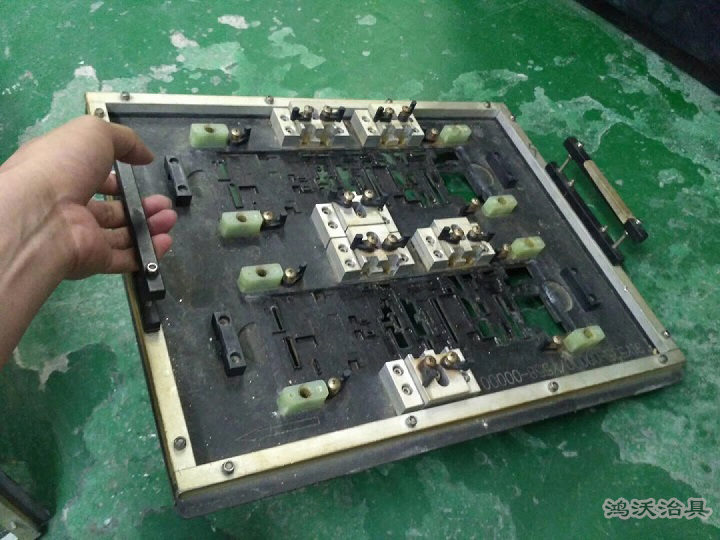 PCB喷涂治具的功能和特点--深圳鸿沃治具